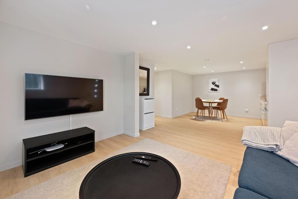 Practical Basement Apt With All Home Comforts Close To City Centre Ставангер Екстериор снимка