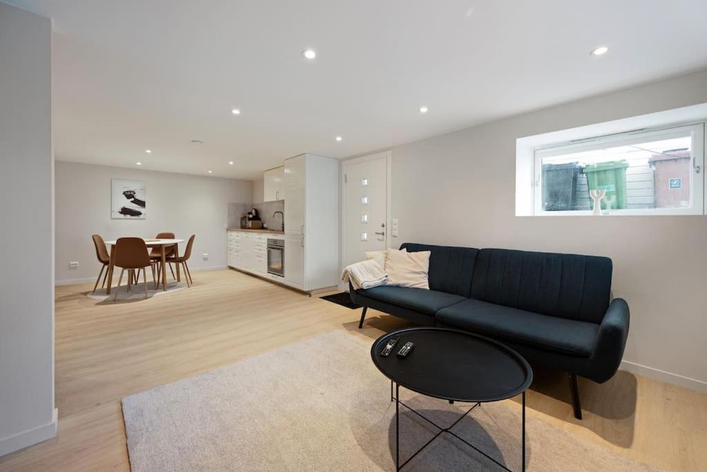 Practical Basement Apt With All Home Comforts Close To City Centre Ставангер Екстериор снимка